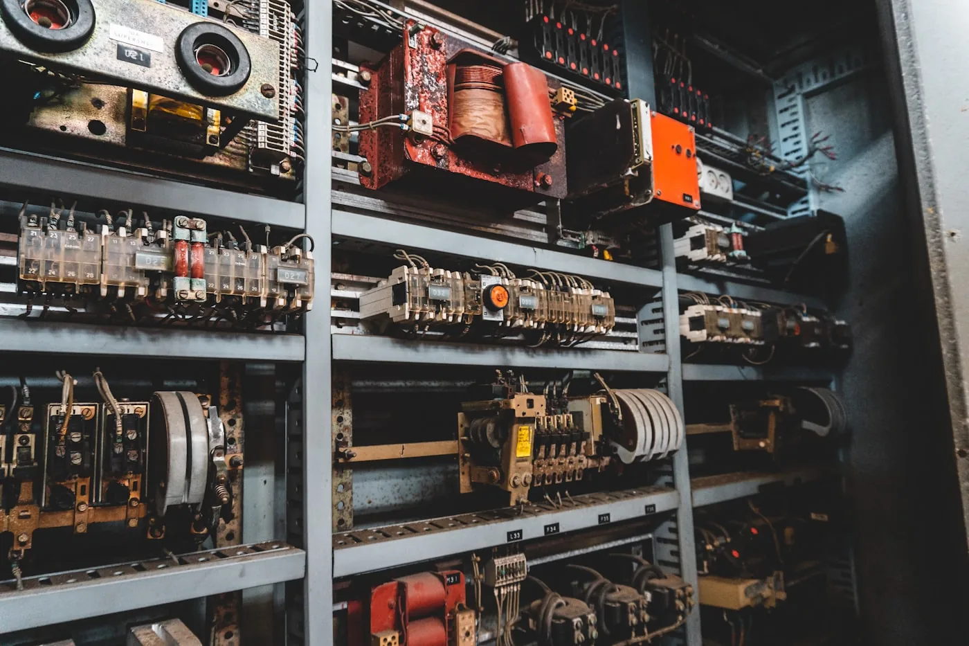 Commercial cooling equipment maintaining temperature in a server room